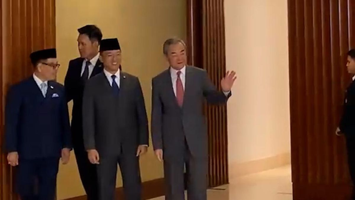 Sugiono Terima Kunjungan Menlu China Wang Yi di Jakarta