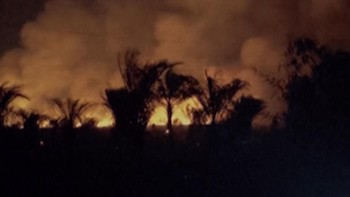 Karhutla di wilayah Kabupaten Lamandau, Kalteng, mencekam pada Kamis malam kemarin bahkan hampir membakar Gardu Induk PLN di Kecamatan BUlik.