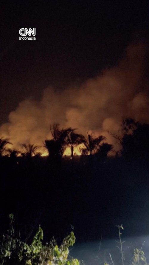 Karhutla di wilayah Kabupaten Lamandau, Kalteng, mencekam pada Kamis malam kemarin bahkan hampir membakar Gardu Induk PLN di Kecamatan BUlik.