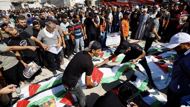 Warga Gaza Gelar Upacara Pemakaman 50 Jenazah Korban Kebiadaban Israel