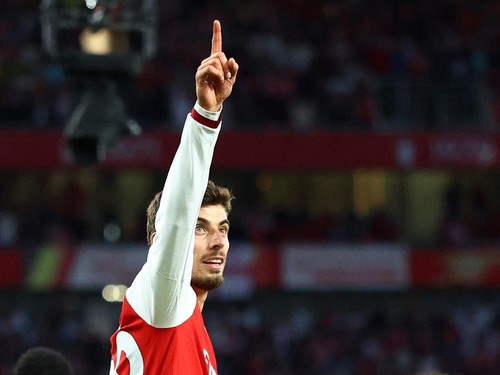 Soccer Football - Premier League - Arsenal v Coventry City - Emirates Stadium, London, Britain - August 21, 2026 Arsenal's Kai Havertz celebrates scoring their first goal REUTERS/Hannah Mckay EDITORIAL USE ONLY. NO USE WITH UNAUTHORIZED AUDIO, VIDEO,
