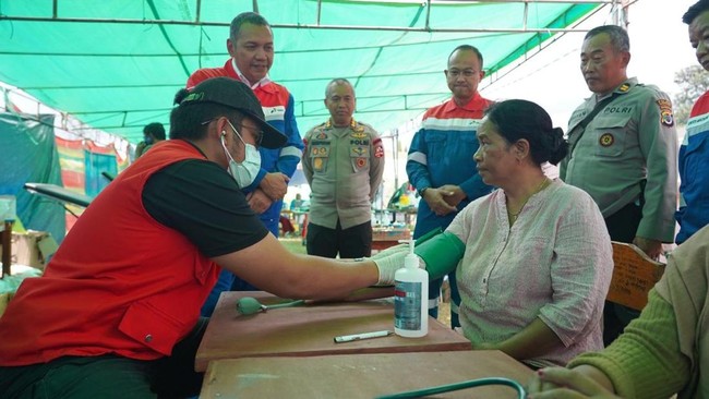 Pertamina Buka Posko Kesehatan Gratis untuk Pengungsi di Reo