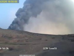 Aktivitas Anak Gunung Krakatau Kembali Meningkat, Erupsi 5 Kali dalam 4 Jam