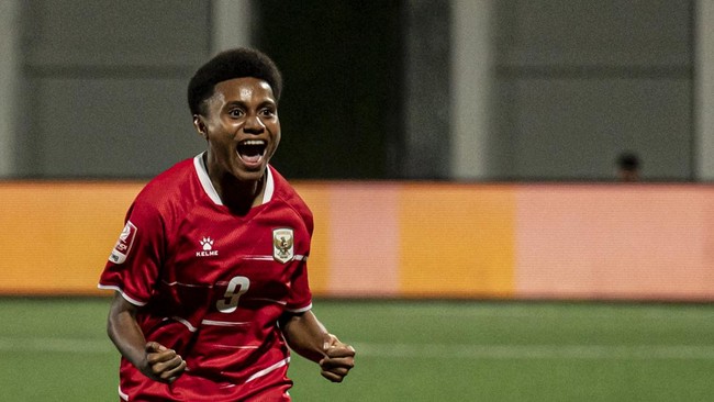 Pesepak bola Timnas Putri Garuda Pertiwi U16 Indonesia Keysa Arabela berselebrasi usai mencetak gol ke gawang Timnas Putri U16 Yordania pada semifinal Piala Srikandi Merdeka 2026 di Supersoccer Arena, Kudus, Jawa Tengah, Jumat (21/8/2026). Timnas Put