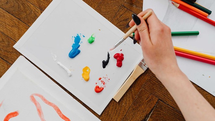 4 Ide Art Therapy Simpel di Rumah, Nggak Harus Jago Gambar!