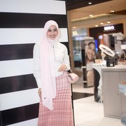 Get The Look: Ide Gaya Feminin dan Fresh ala Afina Syifa