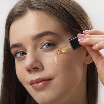 BeauPicks: 3 Rekomendasi Serum Wajah dari Brand Lokal untuk Atasi Jerawat Membandel