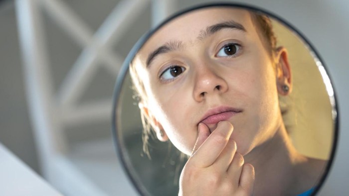 5 Kebiasaan Penyebab Pori-Pori Wajah Membesar