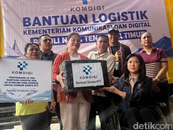 Komdigi Salurkan 15 Ton Bantuan Logistik-20 Unit Starlink ke Korban Gempa NTT