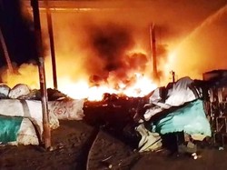 Gudang Barang Bekas di Banjarsari Ciamis Hangus Terbakar