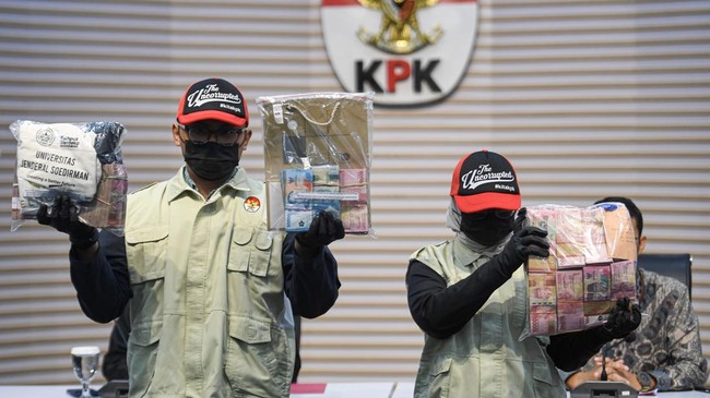 KPK Tahan Jajaran Rektorat Unsoed