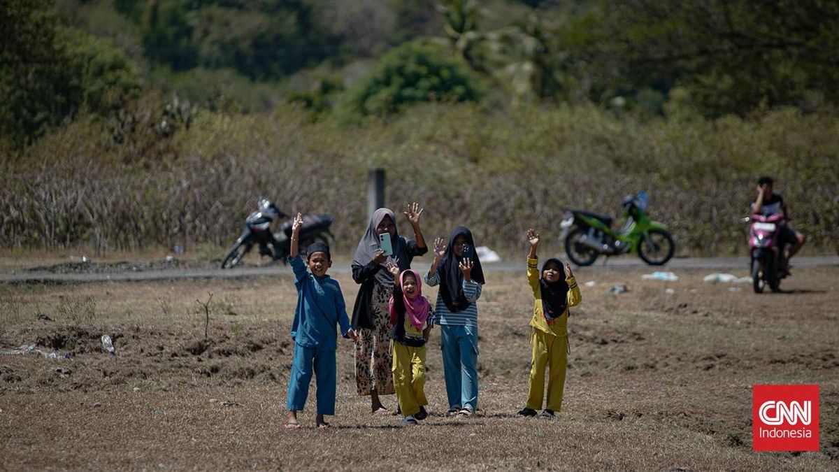 Update Korban Gempa NTT: 100 Meninggal Dunia, 180.327 Mengungsi