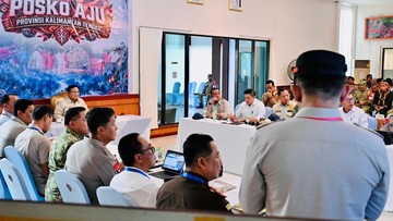 Prabowo Visits Palangka Raya to Bolster Forest Fire Response