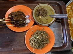 Sate Kambing Ibu Safiah, Kuliner Legendaris di Pasar Senggol Klungkung