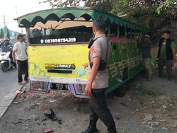 Odong-odong Diduga Rem Blong Tabrak 2 Motor di Gresik, 1 Orang Tewas