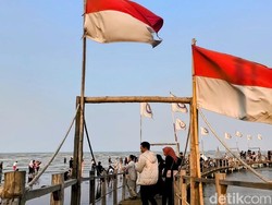 Pantai Kejawanan, Wisata Murah Meriah di Pesisir Cirebon