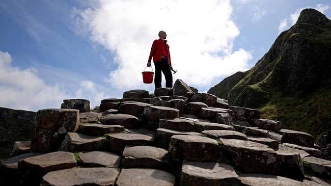 Ribuan Koin Logam Kotori Situs Warisan Dunia UNESCO di Irlandia