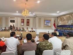 Tiba di Kalbar, Prabowo Langsung Pimpin Rapat Terbatas Penanganan Karhutla
