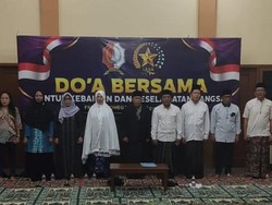 Doa Lintas Agama, Ratusan Warga Bojonegoro Doakan Prabowo