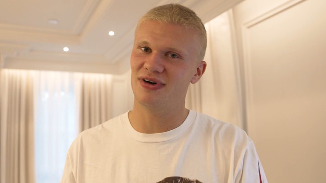 Erling Haaland potong rambut menyambut musim baru