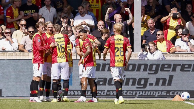 DEVENTER , 23-08-2026 , Stadium De Adelaarshorst ,  season 2026 / 2027 , Dutch Eredivisie football . match between Go Ahead Eagles and ADO Den Haag, Picture shows goal celebration GA Eagles player Soren Tengstedt 1-0