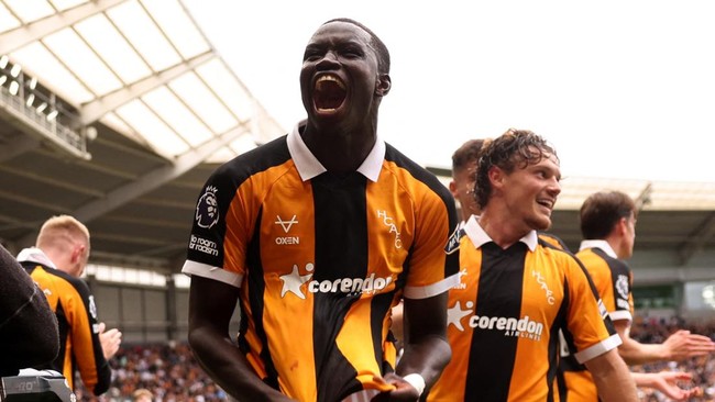 Soccer Football - Premier League - Hull City v Manchester United - MKM Stadium, Hull, Britain - August 22, 2026 Hull City's Nobel Mendy celebrates scoring their second goal Action Images via Reuters/Lee Smith EDITORIAL USE ONLY. NO USE WITH UNAUTHORI