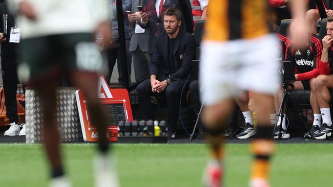 Soccer Football - Premier League - Hull City v Manchester United - MKM Stadium, Hull, Britain - August 22, 2026 Manchester United manager Michael Carrick reacts REUTERS/Scott Heppell EDITORIAL USE ONLY. NO USE WITH UNAUTHORIZED AUDIO, VIDEO, DATA, FI