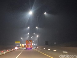 Kabut Asap Karhutla Selimuti Pekanbaru hingga Tol Permai