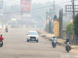 Kabut Asap Dampak Karhutla Selimuti Kota Jambi, Jarak Pandang Mulai Terganggu