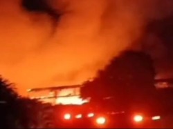 Kebakaran Landa Asrama Santri di Ponpes NW Lombok Timur