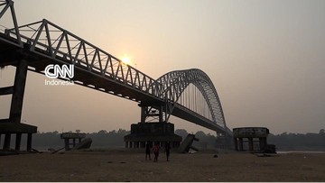 Prolonged Drought Leaves Barito River Dry and Arid