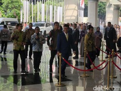 Video: Gaya Prabowo, Gibran hingga Jokowi Hadiri Nikahan Rizky Irmansyah