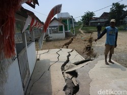 Muncul Retakan Tanah Buntut Sungai Silugonggo Pati Asat, Punden Mbah Sati Rusak