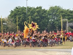 Tari Kolosal Dihelat di Alun-alun Pati, Diikuti 1.000 Pelajar