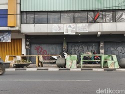 Tempat Ngaso di Sudirman Bandung Kumuh dan Terbengkalai