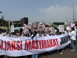 Aksi Depan DPR, Aliansi Masyarakat Jakarta Ajak Jaga Jakarta Tetap Kondusif