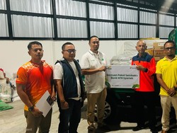 Bank NTB Syariah Salurkan Air Bersih-Sembako untuk Korban Kebakaran Desa Sade
