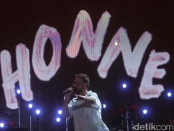 Video Recap Day 2 LaLaLa Fest, Two Door Cinema Club hingga Steve Lacy Pecah!