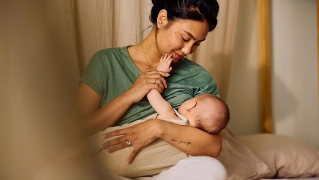 Tak hanya Beri Nutrisi, Menyusui Ternyata Bisa Tinggalkan Jejak pada Gen Bayi