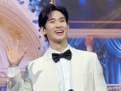 Kim Soo Hyun Terbang ke Jakarta Nyanyi Lagu Dreaming, Picu Pro Kontra Publik