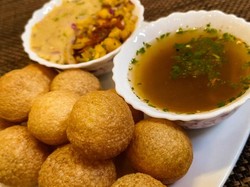 Niat Kreatif, Pani Puri Isi Daging Babi Malah Bikin Netizen India Murka