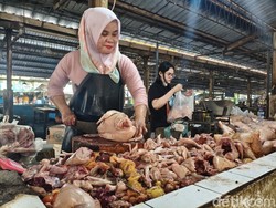 Jelang Maulid Nabi, Harga Daging Ayam di Pasar Porong Tembus Rp 43 Ribu Kg