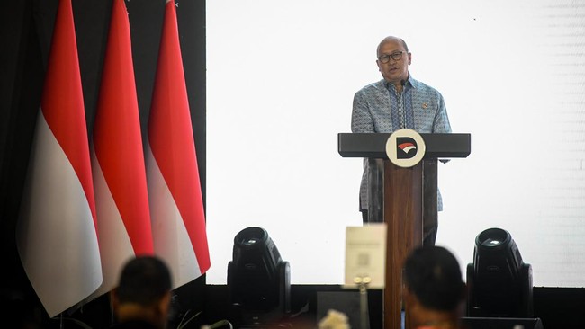 CEO Danantara Indonesia Rosan Roeslani menyampaikan pidato saat peluncuran PT Danantara Sumberdaya Indonesia (DSI) di Wisma Danantara Indonesia, Jakarta, Senin (24/8/2026). DSI akan berfokus pada tiga komoditas, yakni batu bara, minyak sawit mentah a