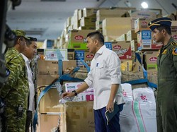 Seskab: Senin Pagi 31 Ton Logistik Dikirim ke NTT-500 Pompa Air ke Kalimantan
