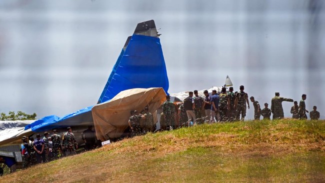 TNI AU buka suara soal insiden pesawat tempur Sukhoi Su-30 MK2 tergelincir di Lanud Sultan Hasanuddin.