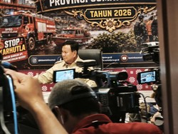 Prabowo Tak Tambah Helikopter Water Bombing untuk Atasi Karhutla Sumsel