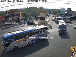 Heboh 3 Bus Berputar-putar di Bundaran Siyono, Dishub Gunungkidul: Pengin Viral