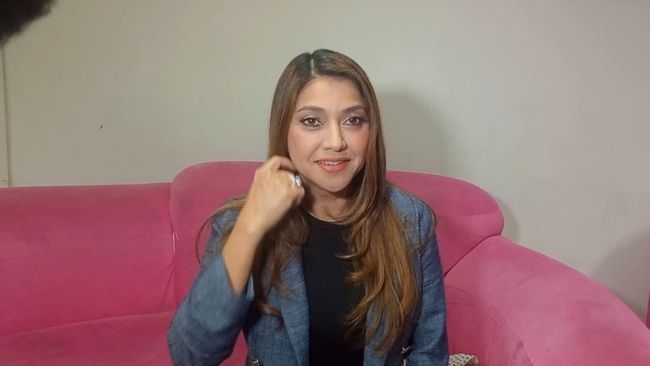 sarah azhari