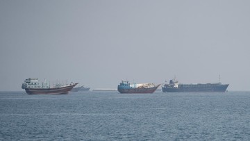 6 Bulan Perang Iran: Lalu Lintas Selat Hormuz Anjlok, Pelaut Telantar