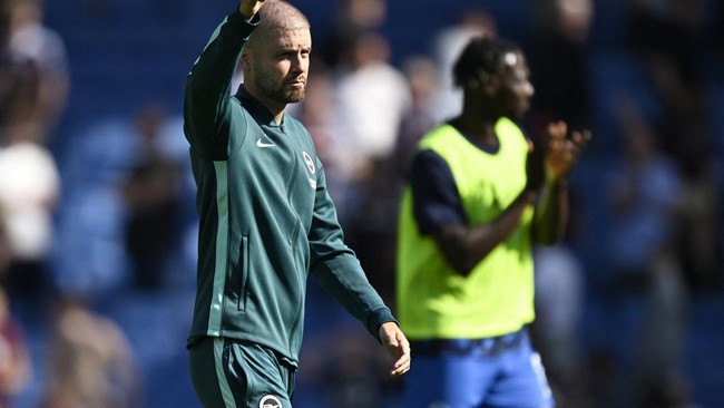 Soccer Football - Premier League - Brighton & Hove Albion v Aston Villa - The American Express Community Stadium, Brighton, Britain - August 23, 2026 Brighton and Hove Albion manager Fabian Hurzeler celebrates after the match REUTERS/Tony O Brien EDI